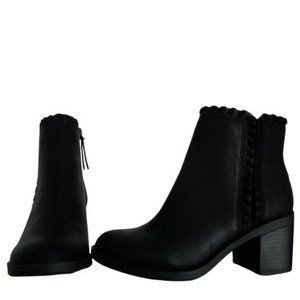 No Parking Black Faragh Boots Size 5 - NO BOX